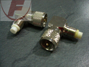 Adapter Mini-UHF-Stecker> SAP/FME-Buchse, winkel